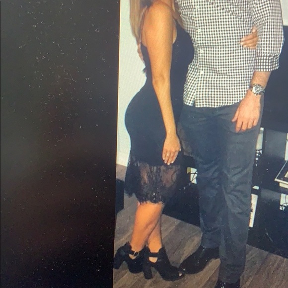 Socialite Black Lace Midi Dress - Picture 4 of 5